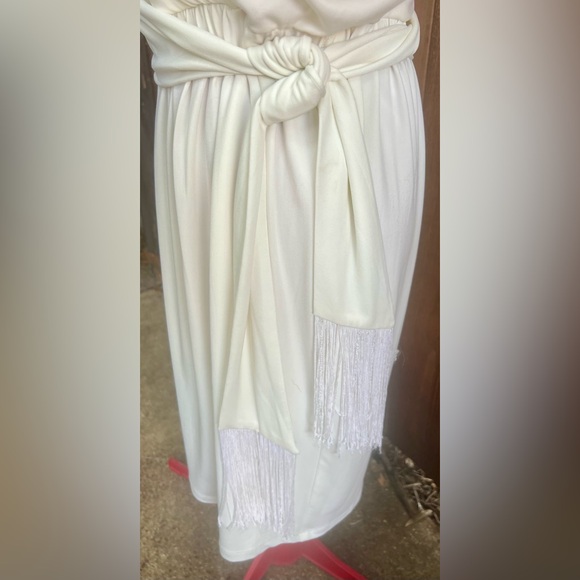 Elegant London Times plunge neckline White Dress - Picture 7 of 8